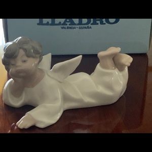 LLADRO RECLINING ANGEL #4541